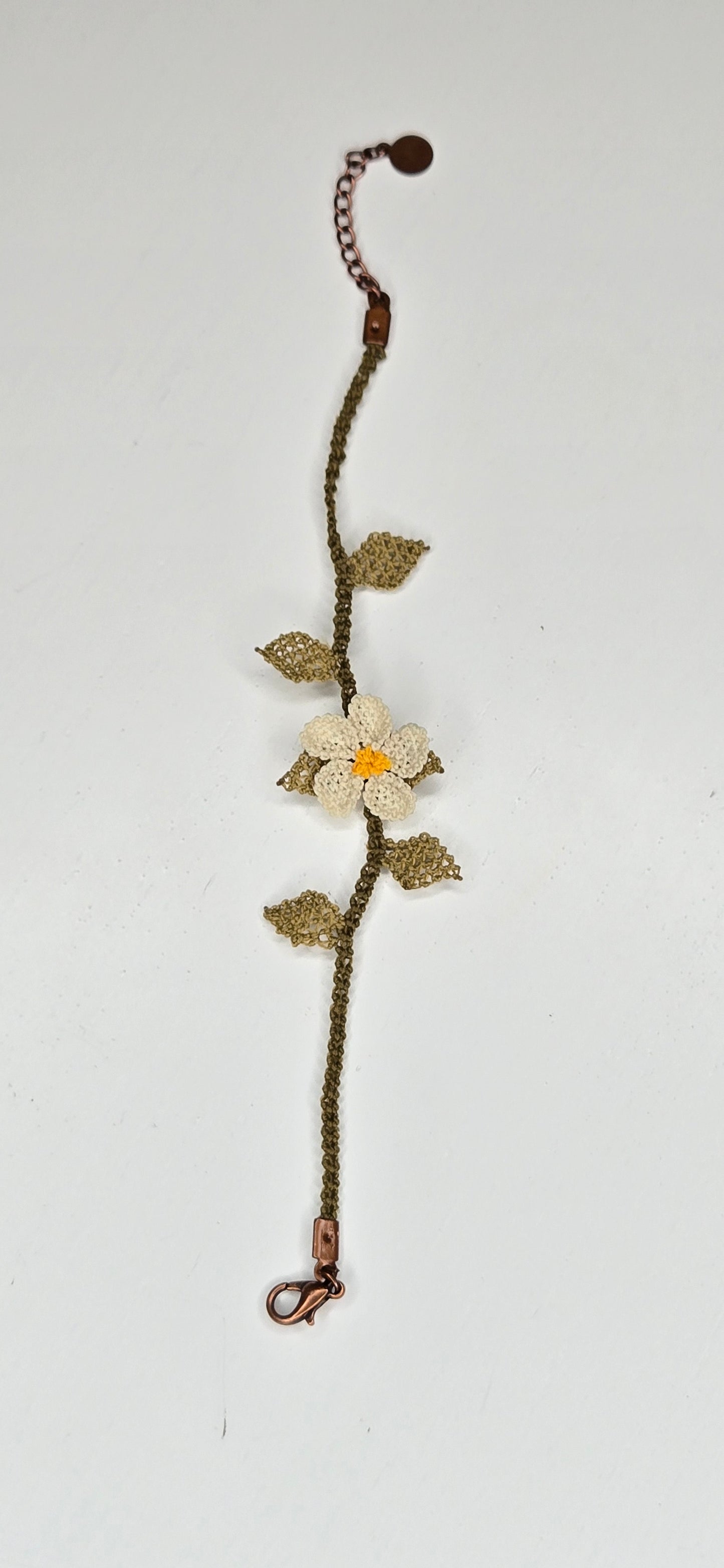 Needle Lace Single Cream Flower Bracelet