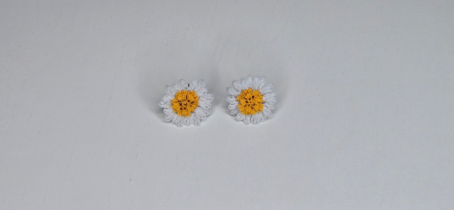Needle Lace Daisy Earring (stud)