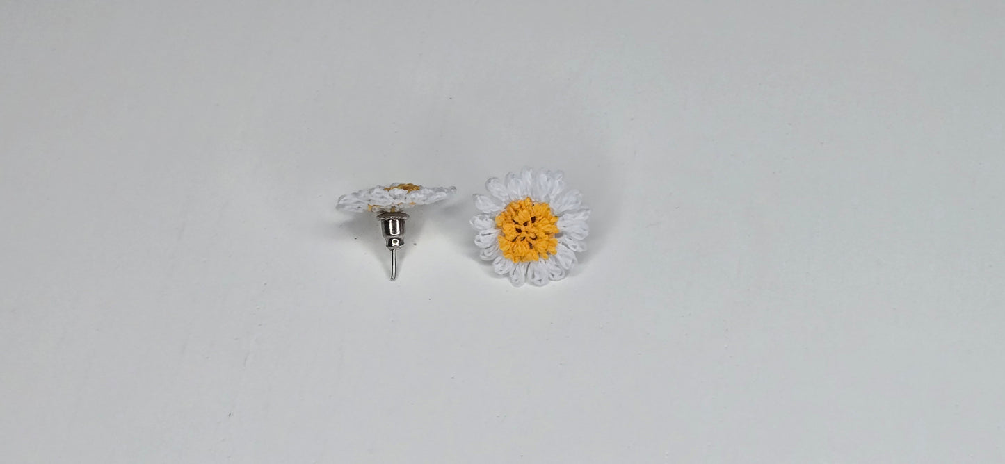 Needle Lace Daisy Earring (stud)