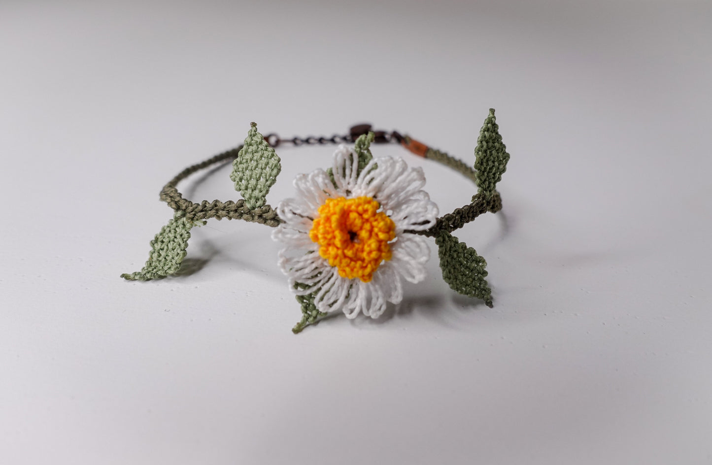 Needle Lace Single Daisy Bracelet